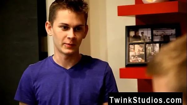 Hot Amazing twinks Kirk Taylor has arrived for dinner and his adorable cool Videos
