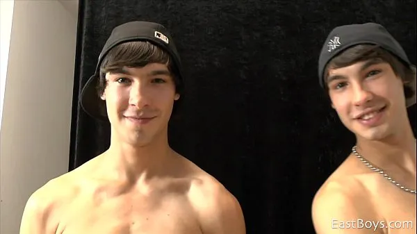 18 Cute Twins - Exclusive Casting Video thú vị hấp dẫn
