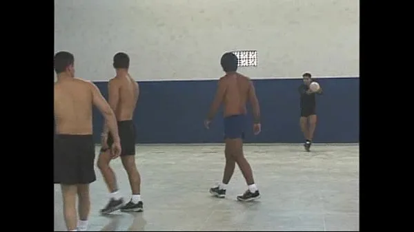 Sıcak Gangbang in gym harika Videolar