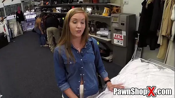 Menő Desperate Bride Sells Her Dress and Ass for Quick Cash at Pawn Shop xp14512 HD menő videók