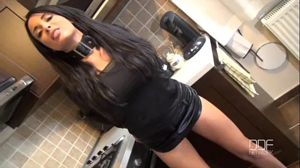 Heta Sex Goddess Anissa Kate gives an Incredible POV blowjob coola videor