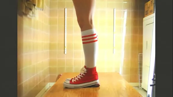 Populaire com 3054099 cum under my converse again and socks....and barefeet 720p coole video's
