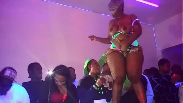 Žhavá Cherokee D'ass Performs At QSL Halloween Strip Party in North Phila,Pa 10/31/15 skvělá videa