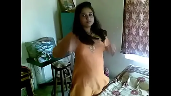 Young Indian Bhabhi in bed with her Office Colleague Video sejuk panas