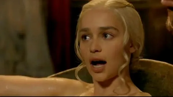 Emilia Clarke Game of Thrones S03 E08 Video sejuk panas