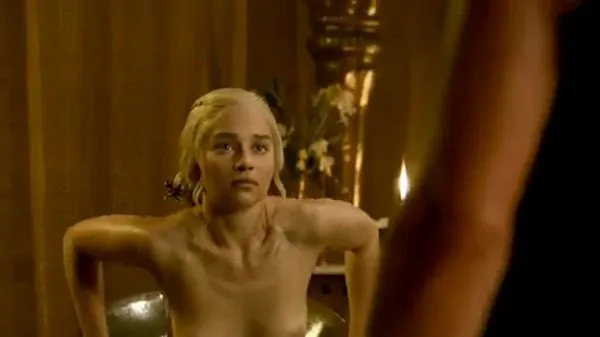 Sıcak emilia clark nude scene 1 harika Videolar
