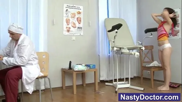 Vroči Teen and old nasty doctor kul videoposnetki