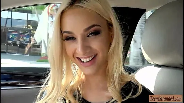 Kuumia Seductive teen blonde hottie hitchhikes and gets pounded siistejä videoita