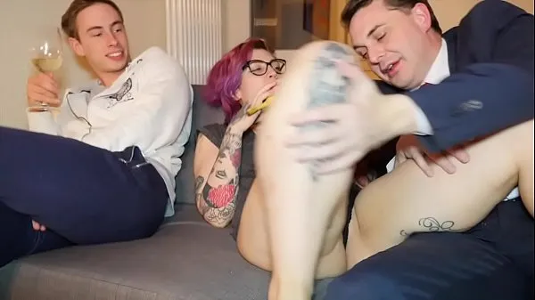 Hot ALISON GUGLIELMETTI PUT A BANANA IN HER PUSSY IN FRONT OF MAX FELICITAS AND ANDR cool Videos