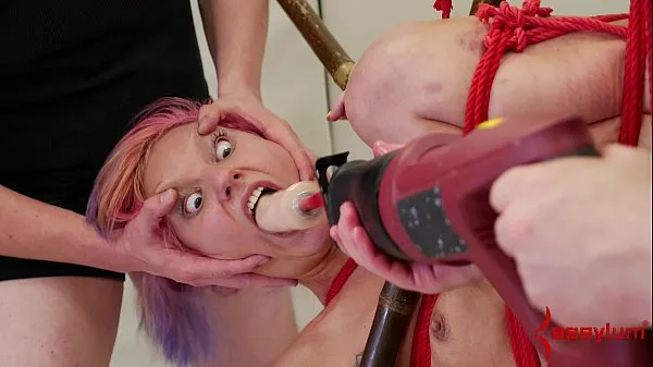 Populaire Tanzi Spit Roasted Anal Bondage coole video's