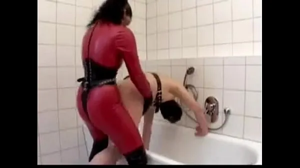Hotte Poor slave fucked by German Dominatrix seje videoer