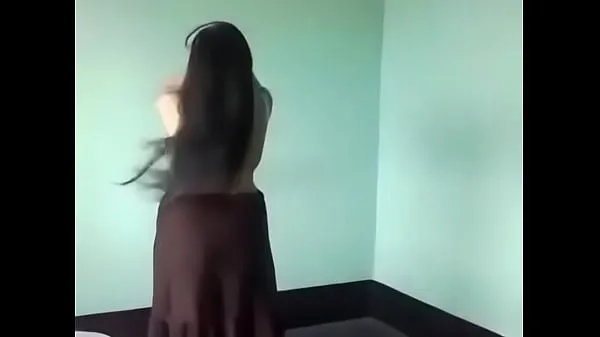 Removing clothes Neha Sharma without bra Video thú vị hấp dẫn