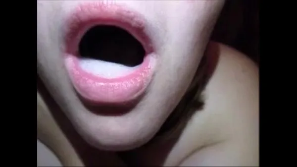뜨겁Wife Deepthroat Husband Dick & Swallow A Mouth Full Of Cum 멋진 동영상
