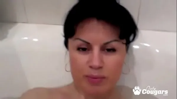 Hot Chunky MILF Nataly Masturbating In The Bath cool Videos