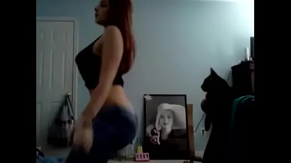 Vroči Millie Acera Twerking my ass while playing with my pussy kul videoposnetki