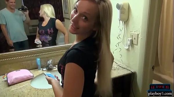 Hotte Blonde amateur GFs fucking in homemade porn videos seje videoer
