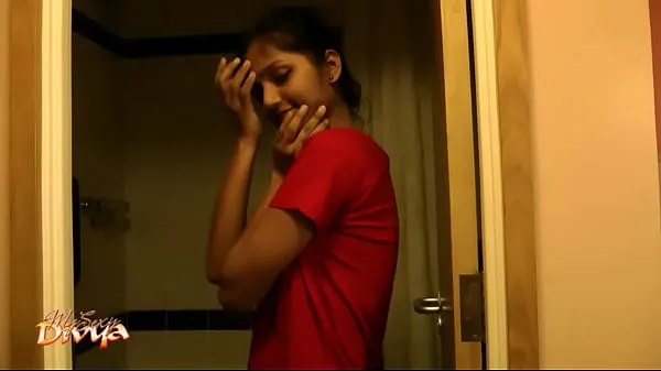 Vroči Super Hot Indian Babe Divya In Shower - Indian Porn kul videoposnetki