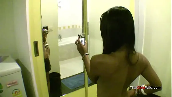 گرم Horny Thai girl gives a lucky sex tourist some sex ٹھنڈے ویڈیوز