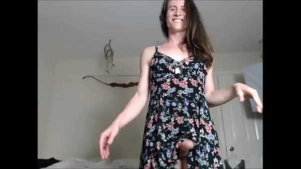ホットShemale in a Floral Dress Showing You Her Pretty Cockクールなビデオ
