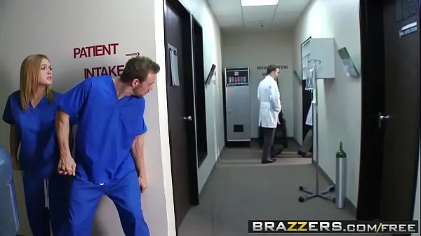 Hot Brazzers - Doctor Adventures - Naughty Nurses scene starring Krissy Lynn and Erik Everhard kule videoer