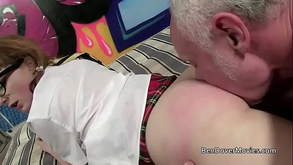 Teen rims old man with rough anal Video sejuk panas
