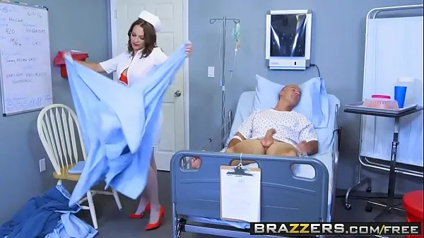 Vídeos quentes Brazzers - Doctor Adventures - Lily Love e Sean Lawless - Vantagens de ser uma enfermeira legais