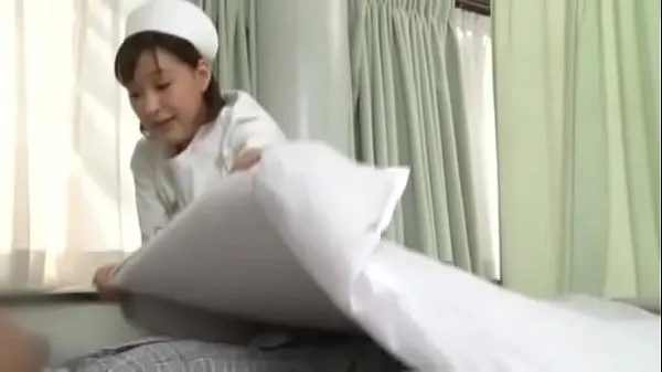 Καυτά Sexy japanese nurse giving patient a handjob δροσερά βίντεο