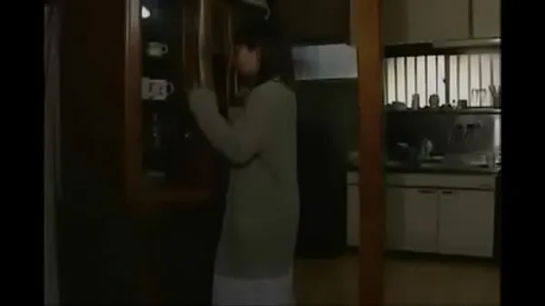 Vroči Japanese hungry wife catches her husband kul videoposnetki