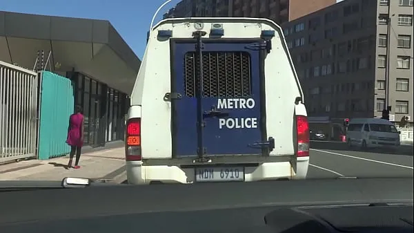ホットダーバンメトロの警官は、勤務中に売春婦とのセックステープを記録しますクールなビデオ