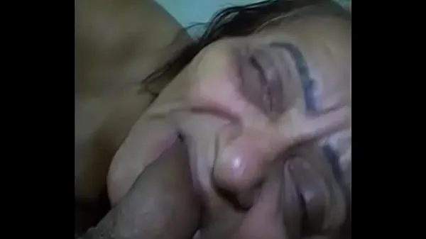 Populaire cumming in granny's mouth coole video's