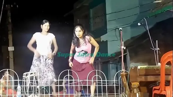 Populaire See what kind of dance is done on the stage at night !! Super Jatra recording dance !! Bangla Village ja coole video's