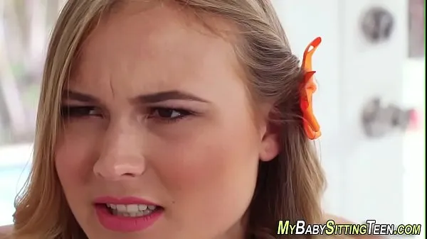Heiße Teen babysitter cum faced coole Videos
