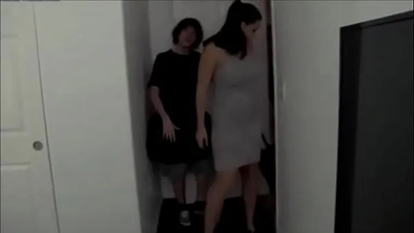 뜨겁Movie with subtitles The step son and his mother in the hotel 멋진 동영상