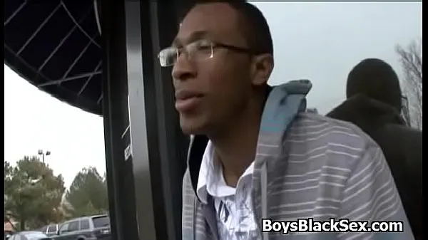 Heta Sexy white gay boy enjoy big black cok in his mouth coola videor