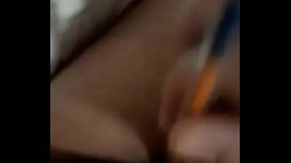 Vroči friend sticking pen up her ass kul videoposnetki
