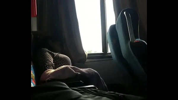 Heta Busty bounces tits on bus coola videor