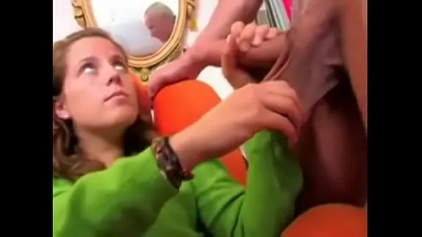 Žhavá step daughter jerks off her skvělá videa