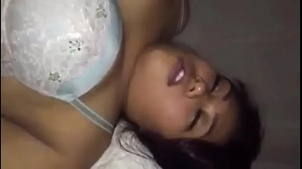 حار Some moans when she is penetrated بارد أشرطة الفيديو