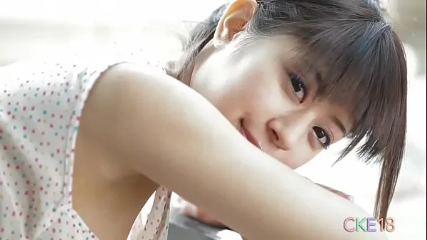 Sıcak Sweet Japanese teen cameltoe touching and teasing outdoors harika Videolar