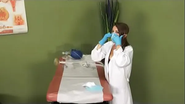 हॉट Medical Mask Demo by Doctor Madison बेहतरीन वीडियो