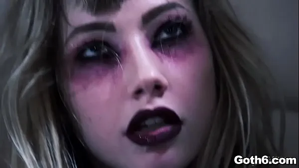 Hell yeah! Goth teen nympho Ivy Wolfe goes CRAZY Video keren yang keren
