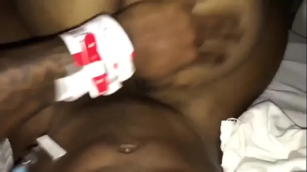 Žhavá Fucking on a hospital bed while hooked up to iv skvělá videa
