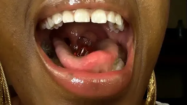 Hot Swallowed by Delphine kule videoer
