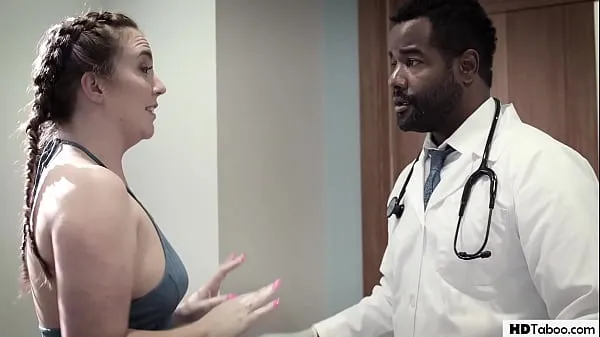ホットマディ・オライリーは彼女の大きなお尻を黒人の医者に犯されますクールなビデオ