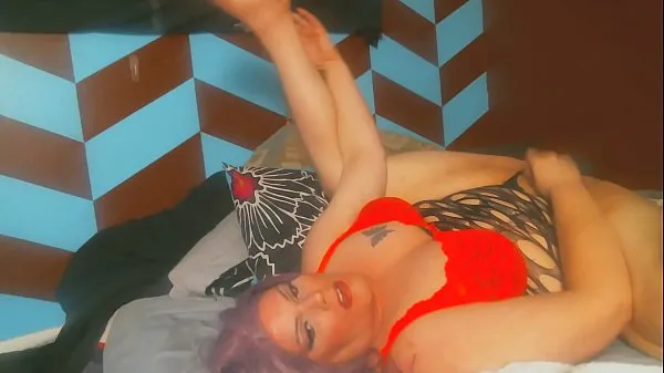 Vídeos quentes flexível bbw trans cums em seu próprio rosto legais