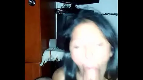 Hot she blows me while her husband dances with my friend and they watch kule videoer