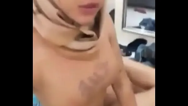热Muslim Indonesian Shemale get fucked by lucky guy酷视频