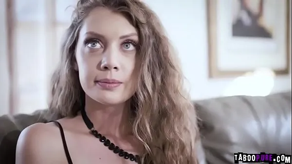 ยอดนิยม Elena Koshka grinds her holes on top of stepdad on the bed วิดีโอเจ๋งๆ