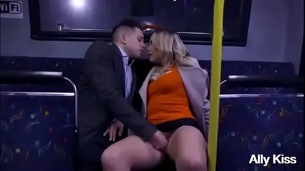 Populaire bus fingering Download & Watch Full Video : 2P7ecX8 coole video's