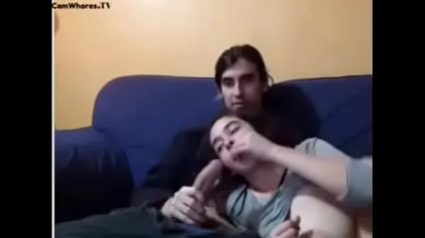 Hotte Couple has sex on the sofa seje videoer